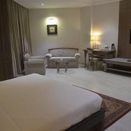 ดิ อมายา Hotel พาราณสี ภายนอก รูปภาพ