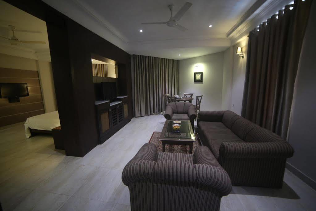 ดิ อมายา Hotel พาราณสี ภายนอก รูปภาพ