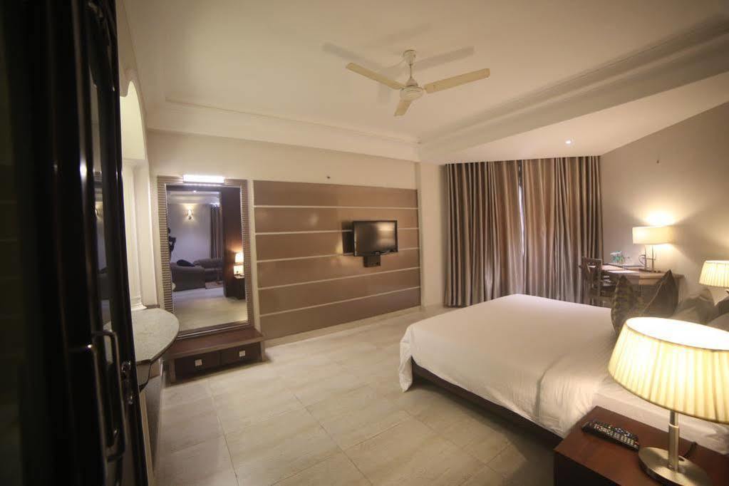 ดิ อมายา Hotel พาราณสี ภายนอก รูปภาพ