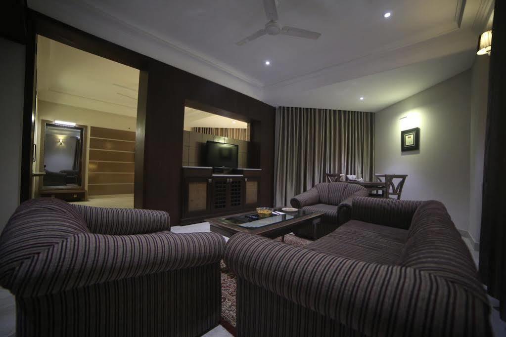ดิ อมายา Hotel พาราณสี ภายนอก รูปภาพ
