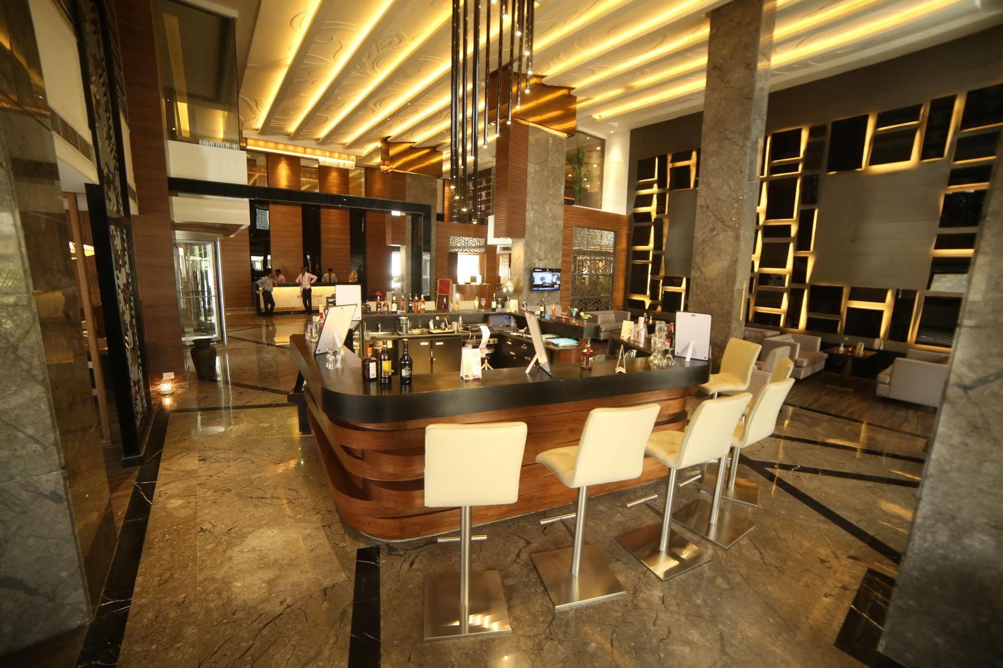 ดิ อมายา Hotel พาราณสี ภายนอก รูปภาพ
